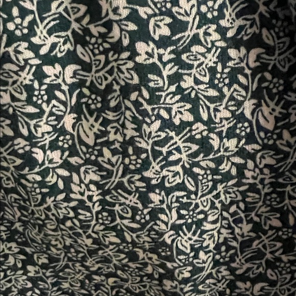 Croft & Barrow Dark Green and White Patterned Long Sleeve Top - Picture 4 of 4